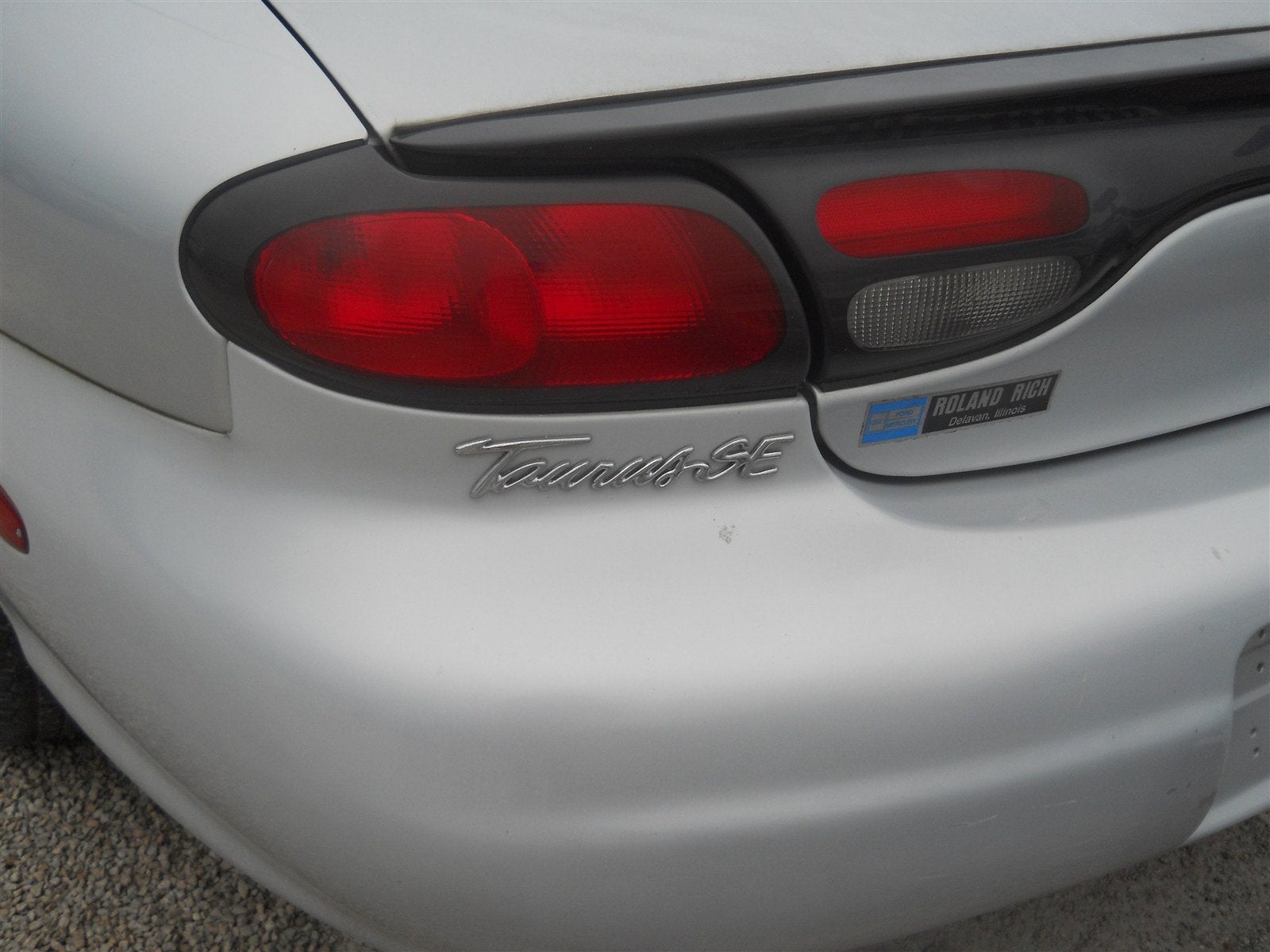 1998 Ford Taurus SE