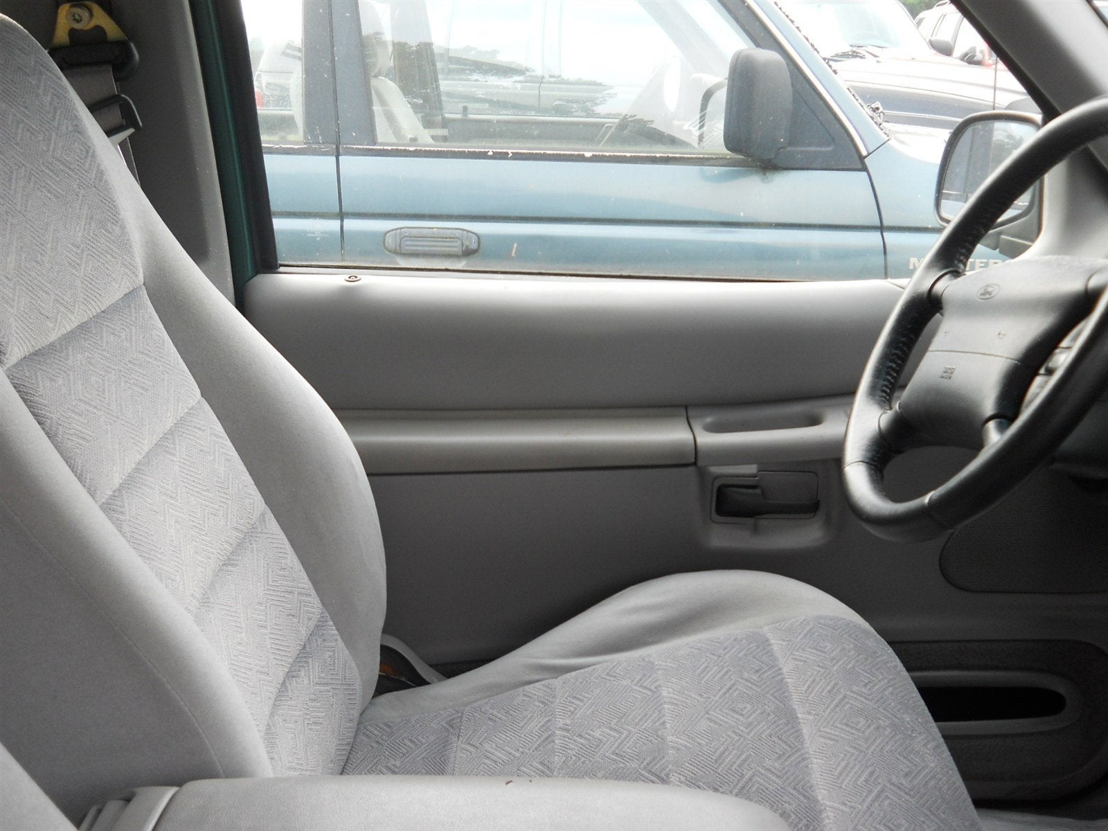 2000 Ford Explorer Sport