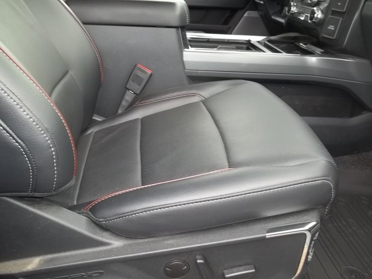 2024 Ford Super Duty F-350 DRW LARIAT