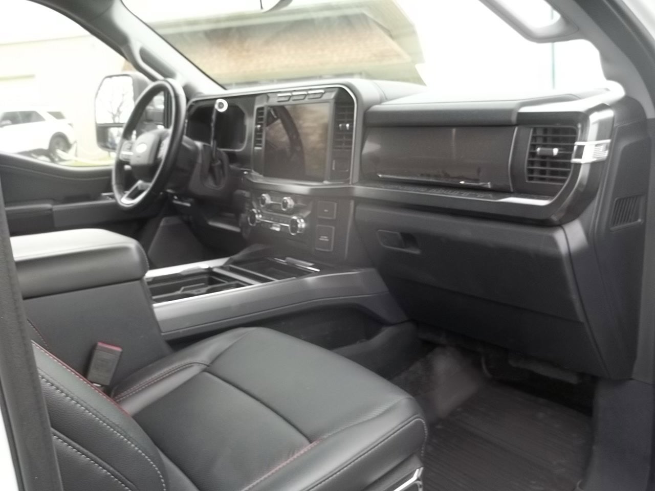 2024 Ford Super Duty F-350 DRW LARIAT