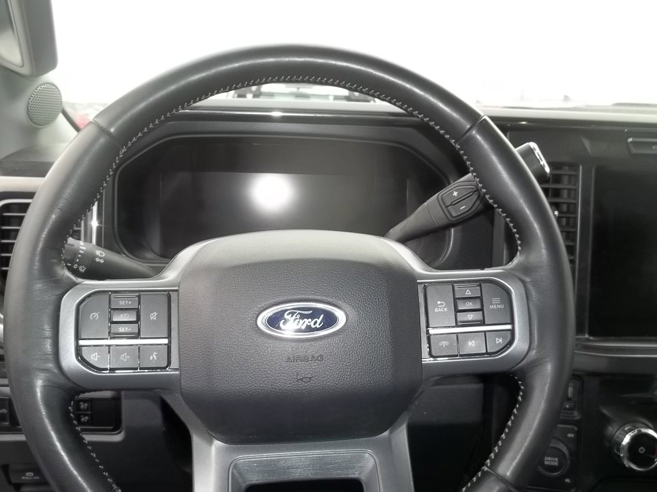 2024 Ford Super Duty F-350 DRW LARIAT