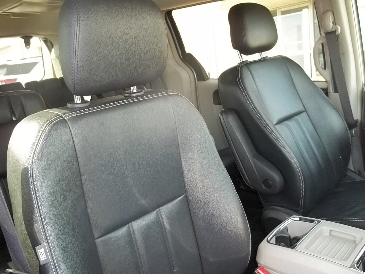 2016 Chrysler Town & Country Touring