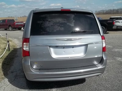 2016 Chrysler Town & Country Touring